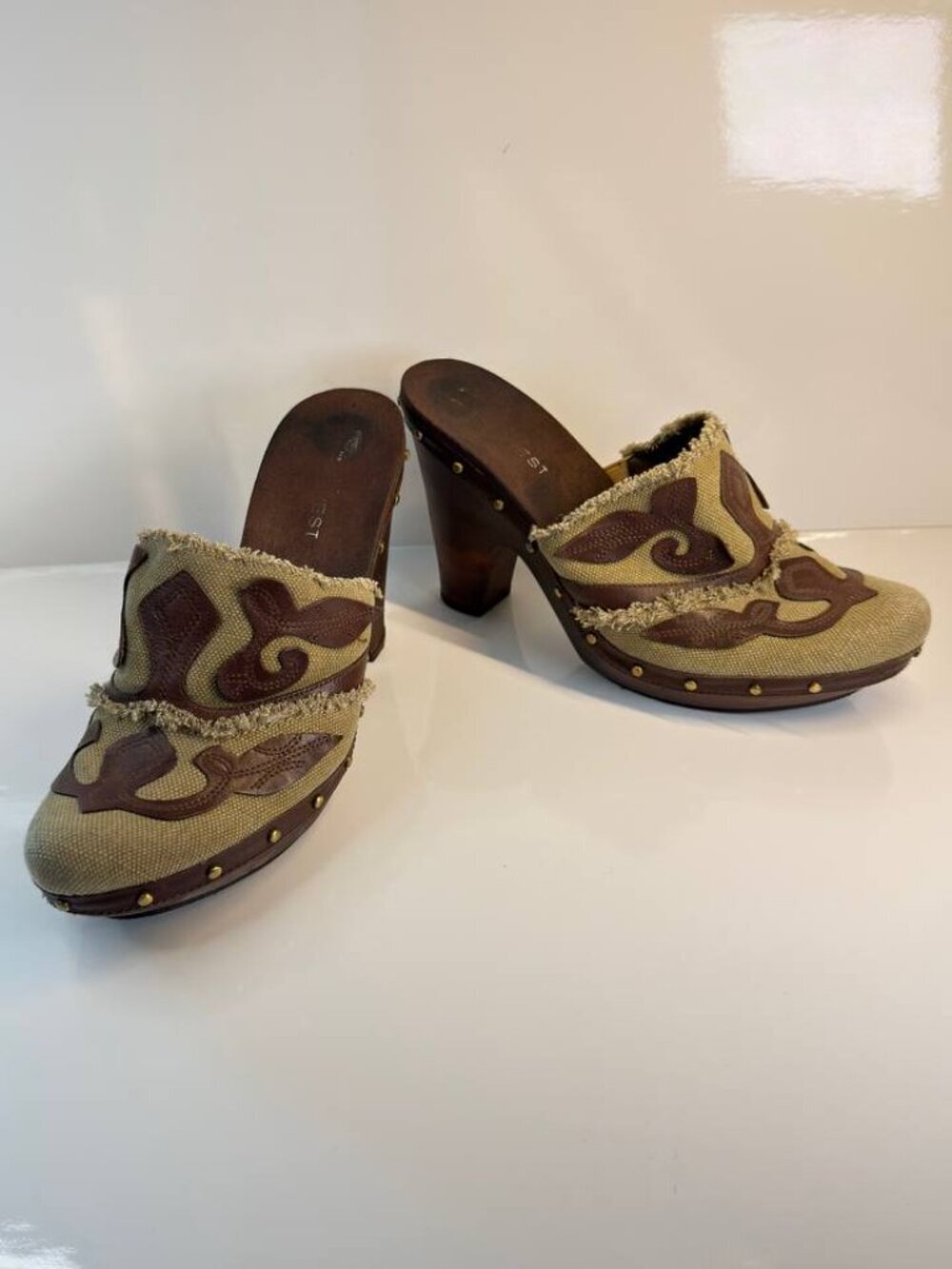 Nine West Canvas & Leather Wooden Platform Heels – Size 8M